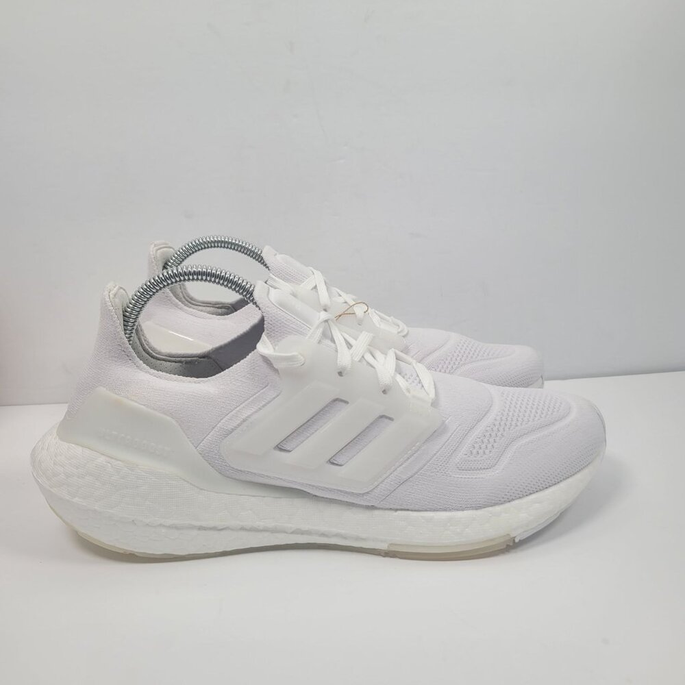 Adidas Ultraboost 22 Triple White Women's Running Shoes GX5590 US Size 10 NWT
